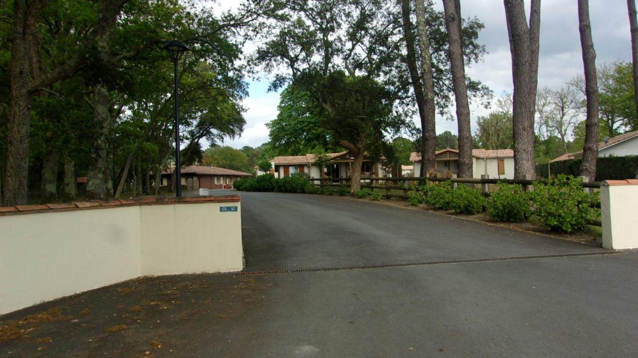 Azur Chalet Avec Piscine מראה חיצוני תמונה